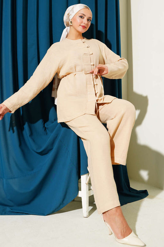 Brit Düğme Kaplamalı İkili Takım Latte