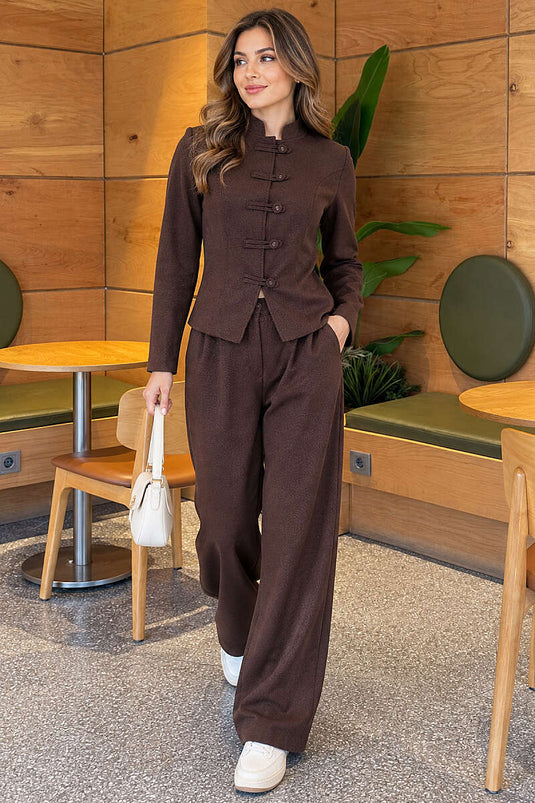 Ensemble Deux Pièces Marron Avec Veste À Boutons
