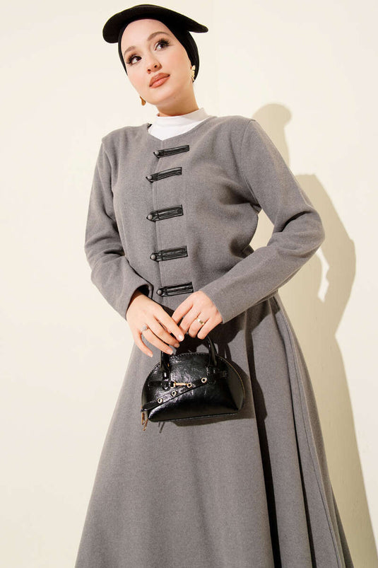 Ensemble deux pièces en velours côtelé et cachemire gris, confectionné en Grande-Bretagne.