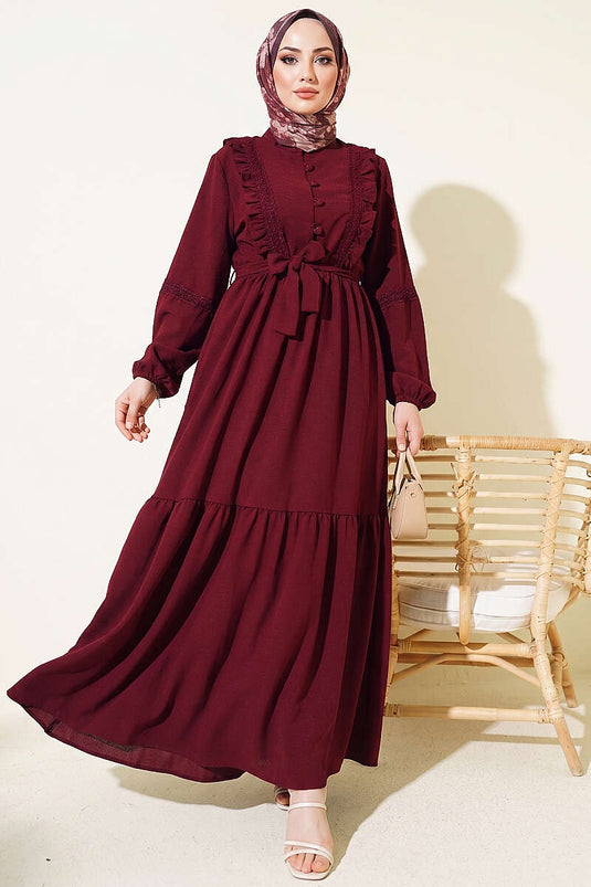 Robe Bordeaux avec Boutons Brit et Détails en Guipure