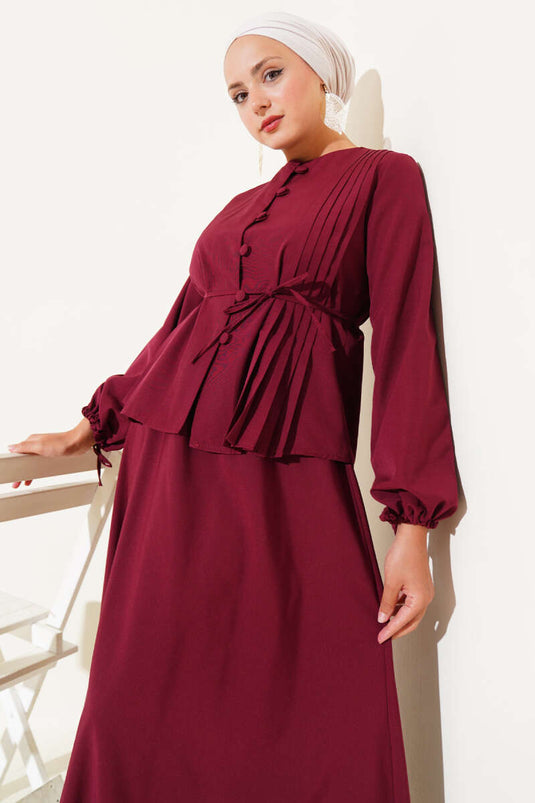 طقم تنورة مزدوجة بزر بريت بلون خمري