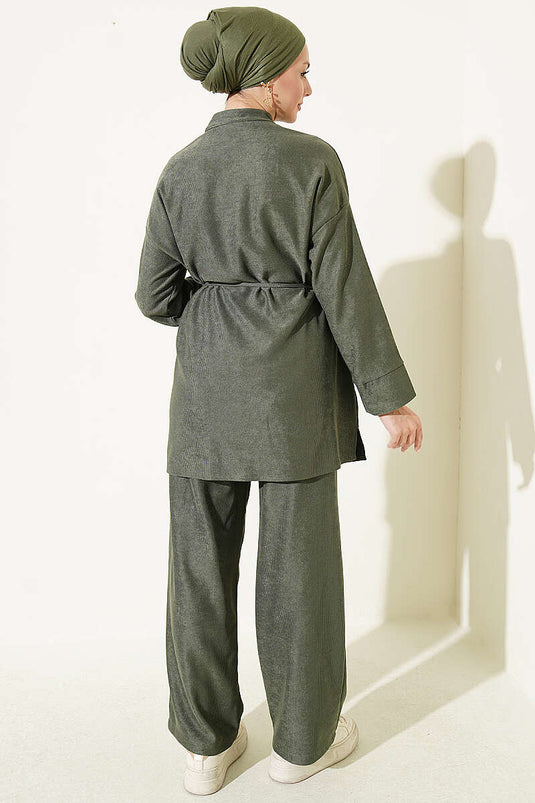 Conjunto De Dos Piezas Con Botones Y Cinta Khaki