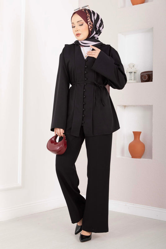 طقم ثنائي بحزام وأزرار بريت باللون الأسود