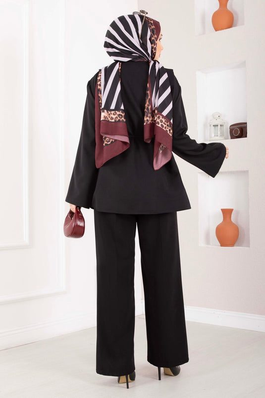 طقم ثنائي بحزام وأزرار بريت باللون الأسود