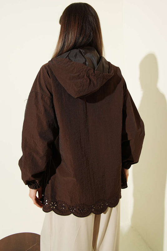 معطف ترنش بغطاء رأس بتفاصيل مطرزة بني