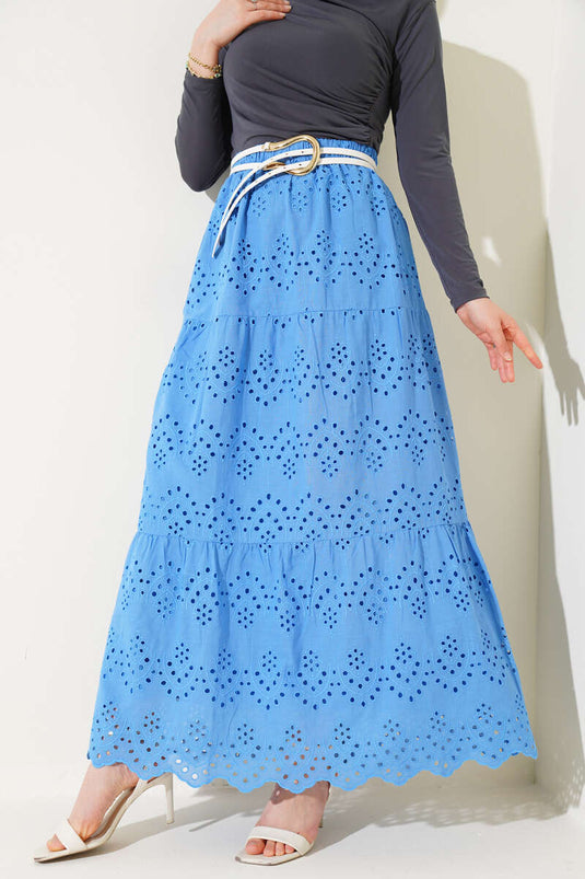 تنورة مطرزة متعددة الطبقات باللون الأزرق