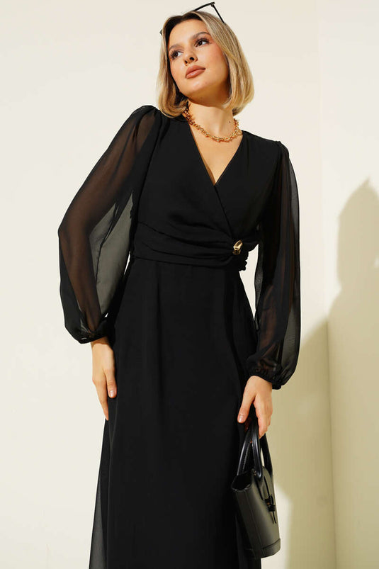 Bronş Detaylı V Yaka Elbise Siyah