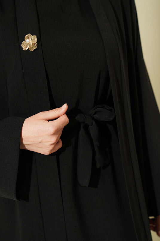 Schwarzes Abaya Set Mit Broschen-Accessoire