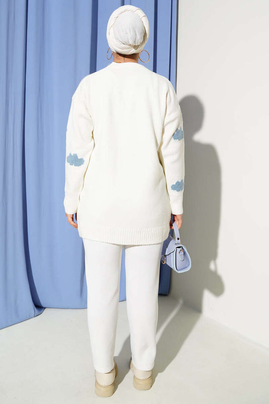Cardigan boutonné en tricot à motif nuage écru