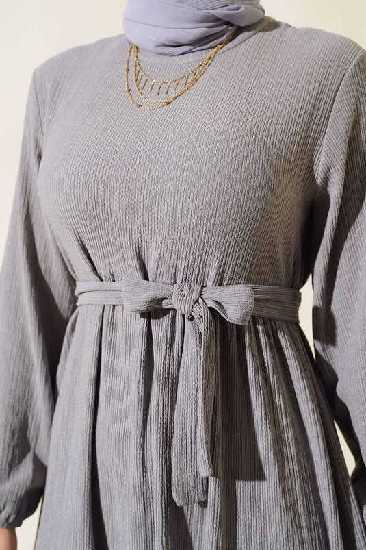 Robe grise à volants en crêpe