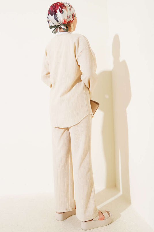 Ensemble deux pièces beige à lacets sur le devant