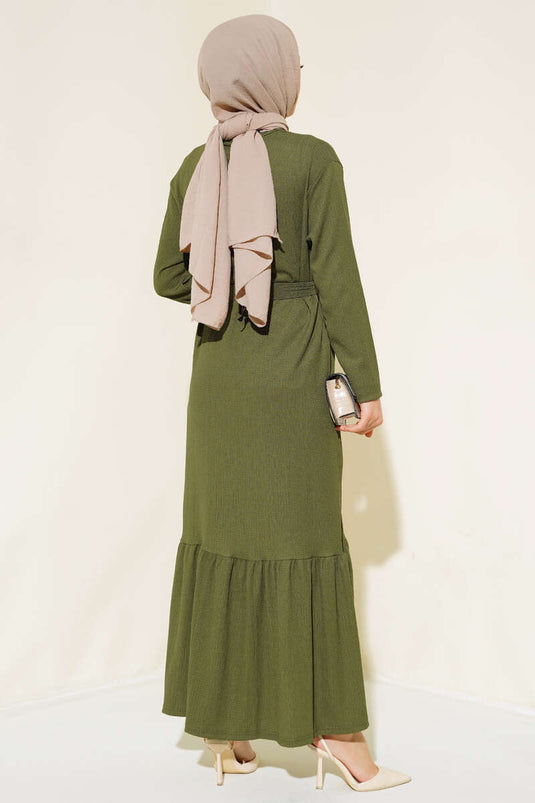 Robe plissée à volants avec ceinture kaki