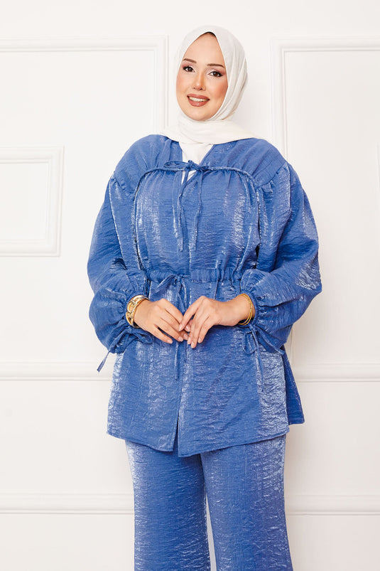 بدلة كيمونو نيلي مع خصر نفق وتفاصيل مجمعة