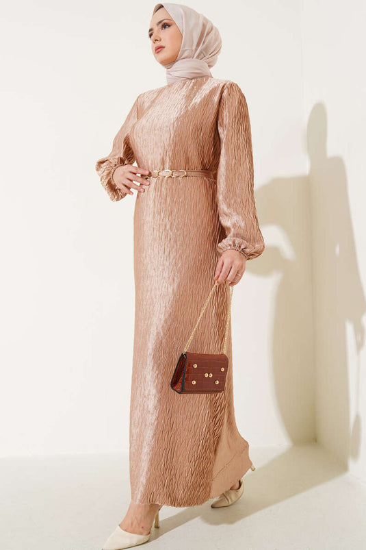 Büzgü Pliseli Kuşaklı Elbise Bej