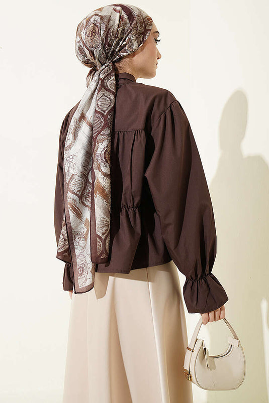 Camicia corta con fiocco e arricciatura, colore caffè