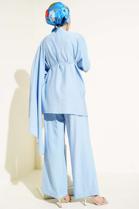 بدلة مكونة من قطعتين بغطاء للرأس وكتف مجمعة باللون الأزرق