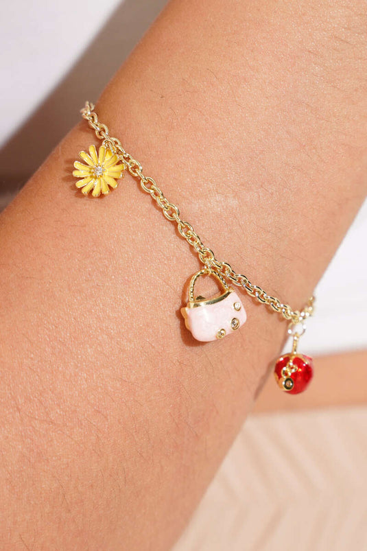 تفاصيل الحقيبة سوار ذهبي