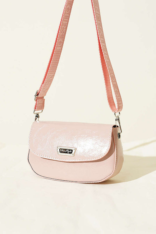 Sac en cuir verni à bandoulière croisée couleur poudre