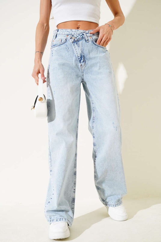 بنطال جينز بالازو مزدوج الصدر باللون الأزرق الجليدي