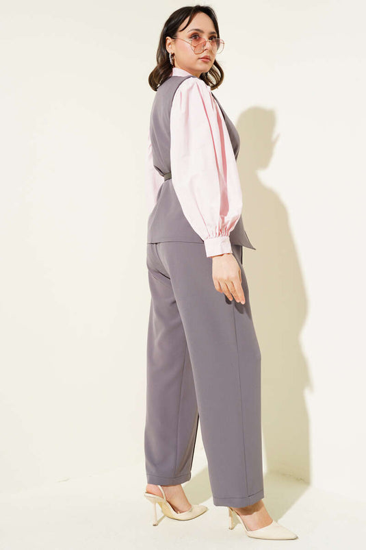 Costume deux pièces avec ceinture et boutons croisés, couleur fumée