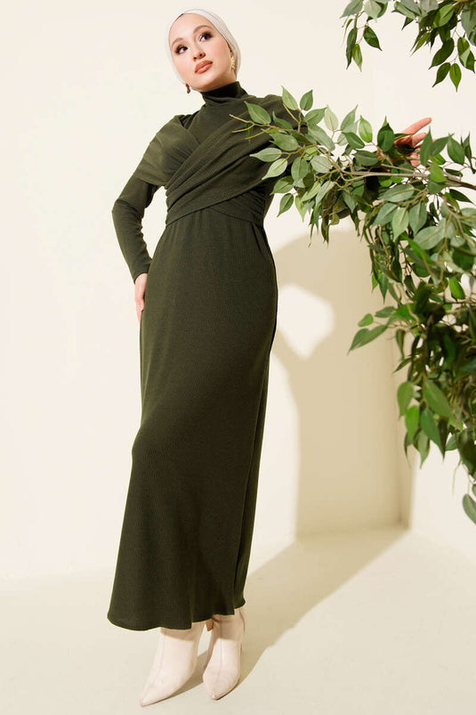 فستان مخملي متقاطع بلون الكاكي