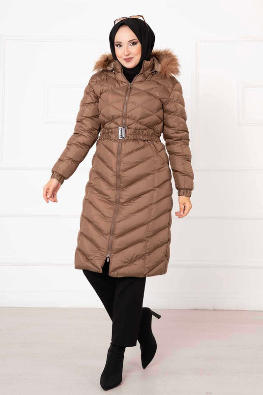 رقيب ملء معطف القهوة