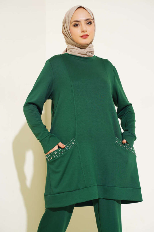 طقم من قطعتين من الزمرد مع ساعة جيب مزينة بالأحجار