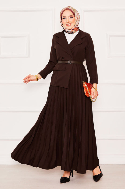 فستان حجاب مطوي مع تفاصيل جاكيت باللون البني