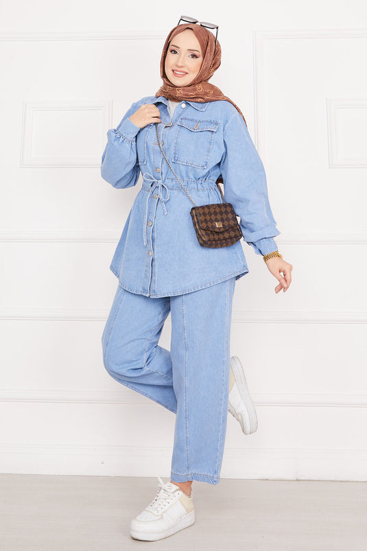 طقم حجاب جينز برباط مع تفاصيل جيوب وخصر بلون سنو واش