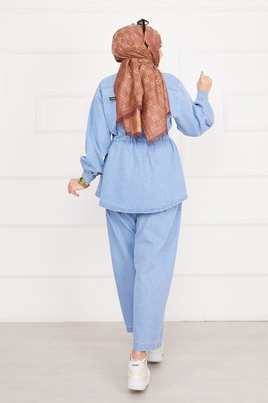 طقم حجاب جينز برباط مع تفاصيل جيوب وخصر بلون سنو واش