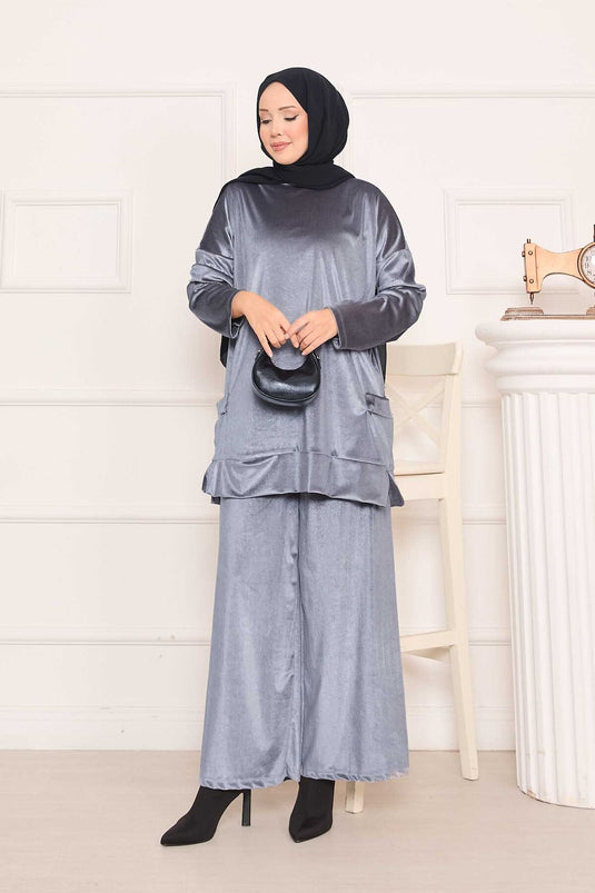 Costume deux pièces en velours gris avec poches