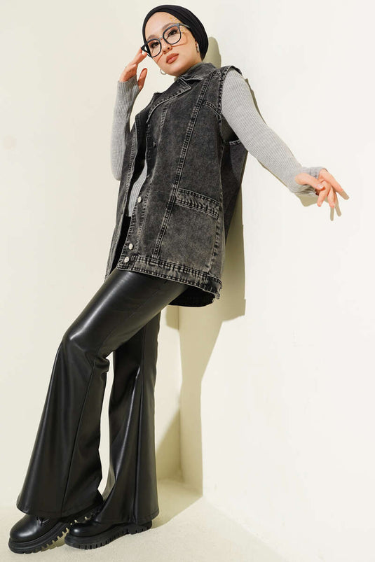 Gilet en jean gris foncé avec poches apparentes,