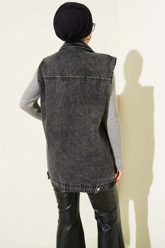 Gilet en jean gris foncé avec poches apparentes,