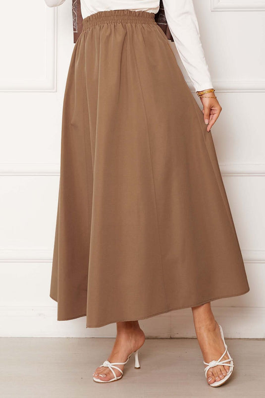 تنورة رياضية من تيريكوتون بتفاصيل جيب بلون القهوة بالحليب