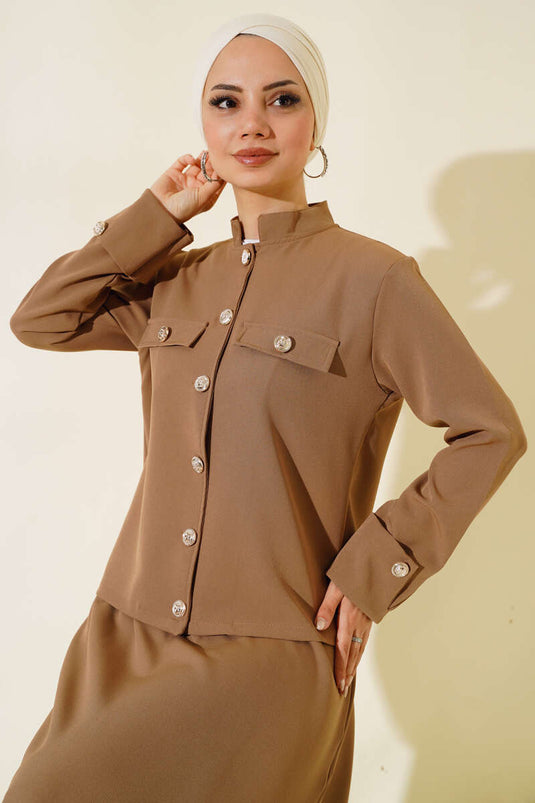 طقم لاتيه مزدوج مع تفاصيل غطاء الجيب