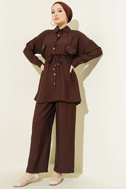 Ensemble deux pièces avec ceinture tunnel et fermeture à glissière, couleur café