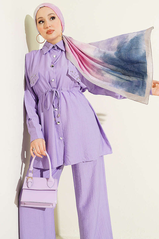 Ensemble deux pièces lilas avec ceinture tunnel et fermeture éclair frontale