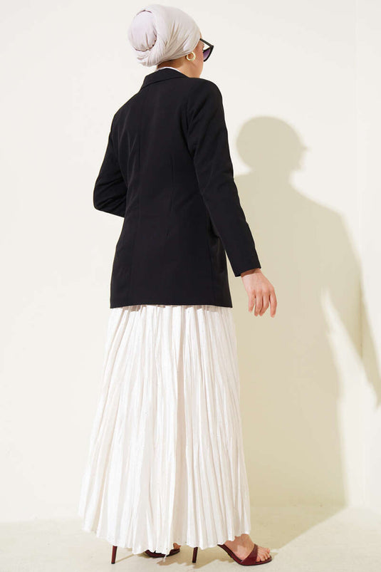 سترة بليزر بزر واحد مع جيوب قلابة باللون الأسود