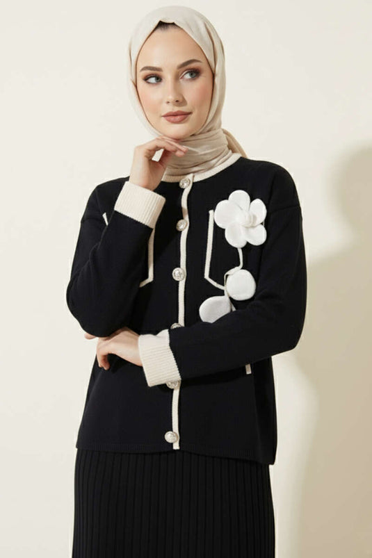 Ensemble deux pièces avec poches et jupe brodées de roses, noir