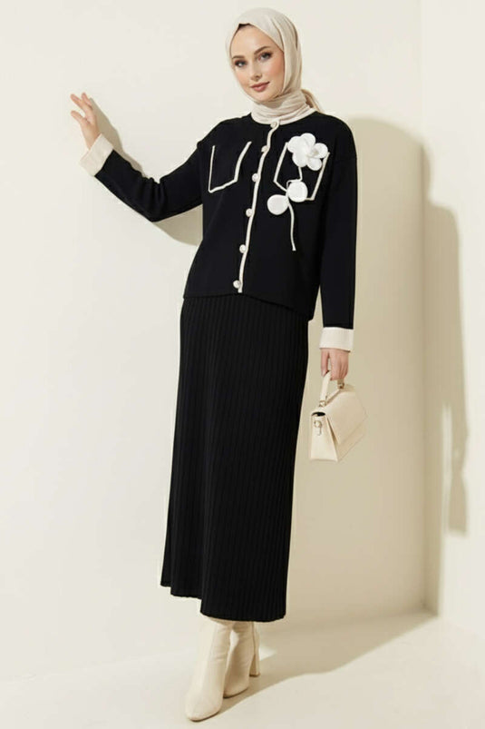 Ensemble deux pièces avec poches et jupe brodées de roses, noir