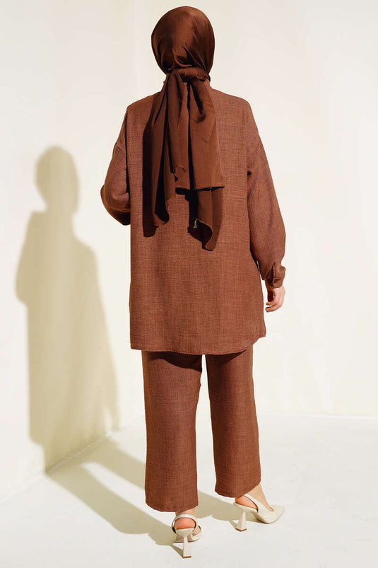 Costume en lin marron avec poches à pierres