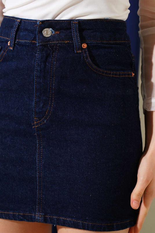 Jupe en jean mini bleu marine à poches et boutons