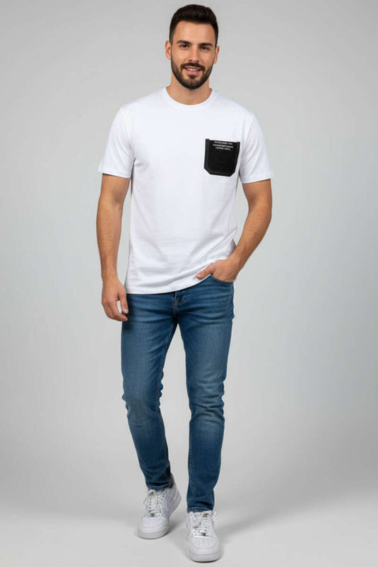 تيشيرت رجالي مطبوع بتقنية الحقن مع جيوب، أبيض