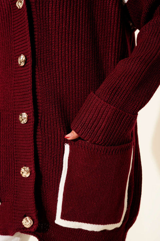 Strickjacke mit goldenen Knöpfen und Taschen, Burgunderrot