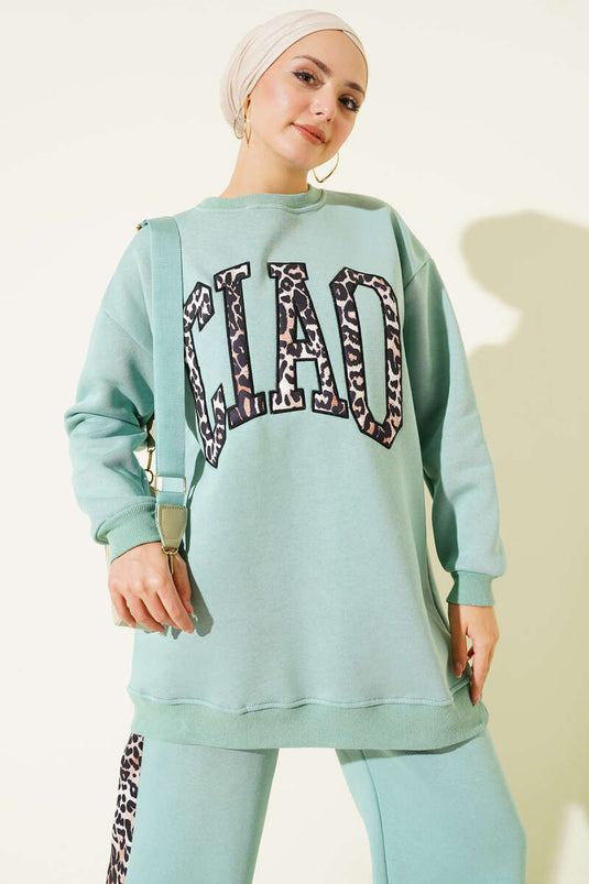 بدلة من قطعتين بطباعة جلد النمر من تشاو، لون أخضر لوزي