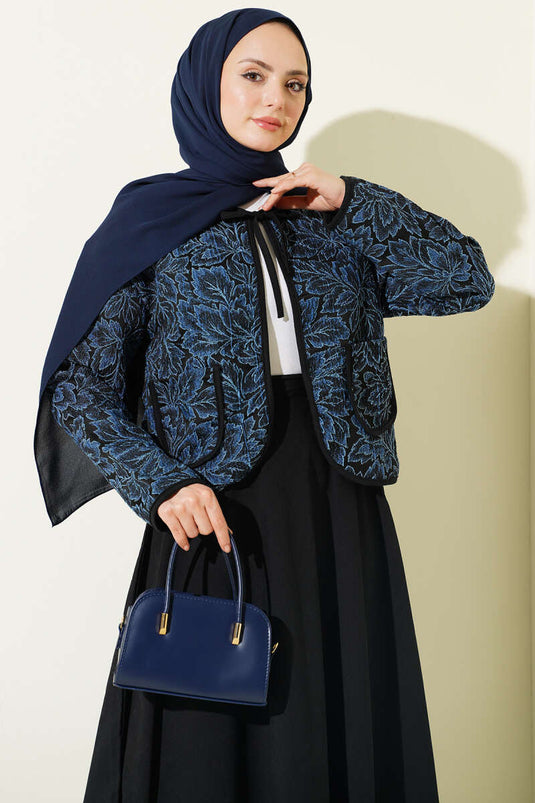 Zweiteiliger Anzug mit Blumenmuster, Jacke und Rock, Blau