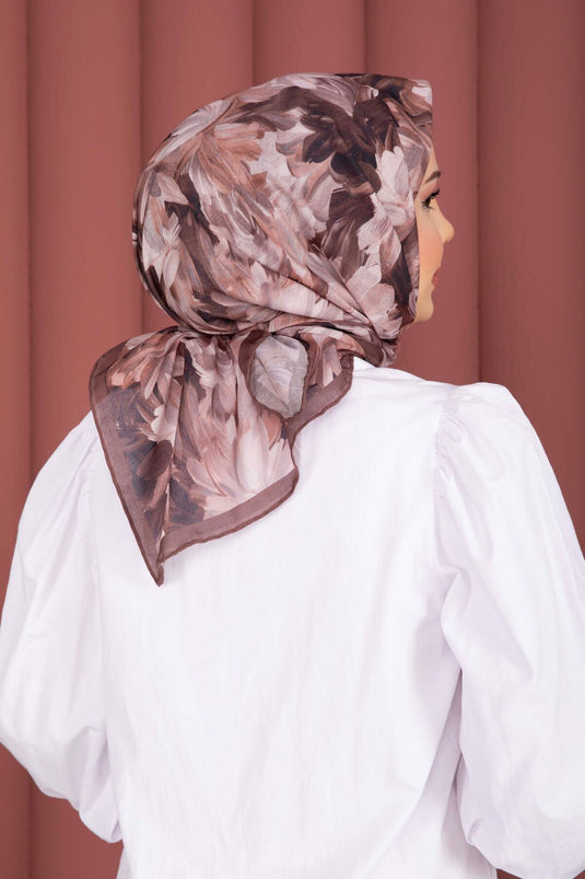 سلسلة أوشحة بنقشة الأزهار باللون البني