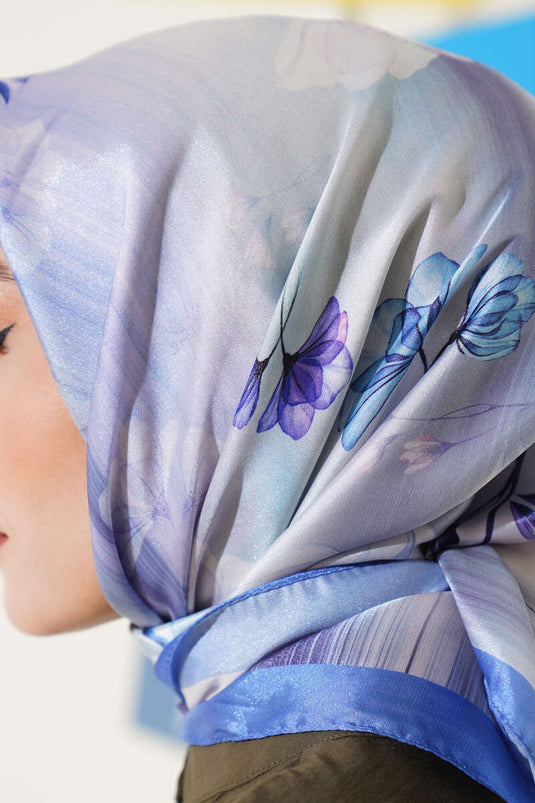 وشاح من قماش التويل بنقشة زهور، أزرق
