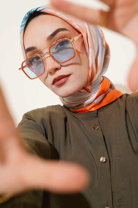 وشاح من قماش التويل بنقشة زهور برتقالي