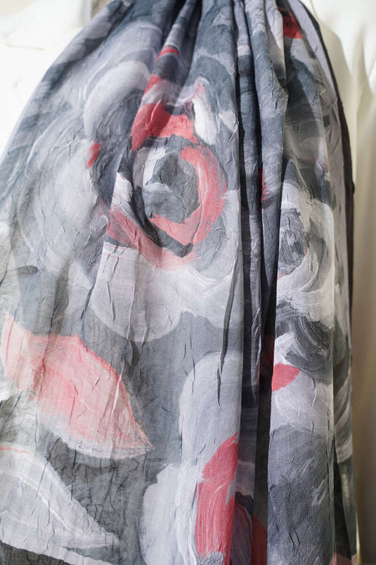 Châle froissé en bambou à motif floral noir